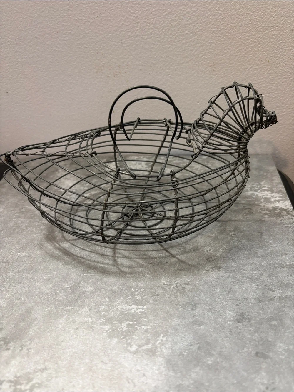 Rustic Egg Wire Basket/Chicken Shaped - Picture 2 of 4